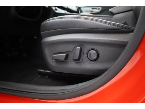Hyundai KONA EV Premium 64 kWh | Rijklaar ! |SOH 96.6% | Warmtepomp | HUD | Krell | Adapt. Cruise | Camera | Stoel- Stuurverw. | Keyless | Leder