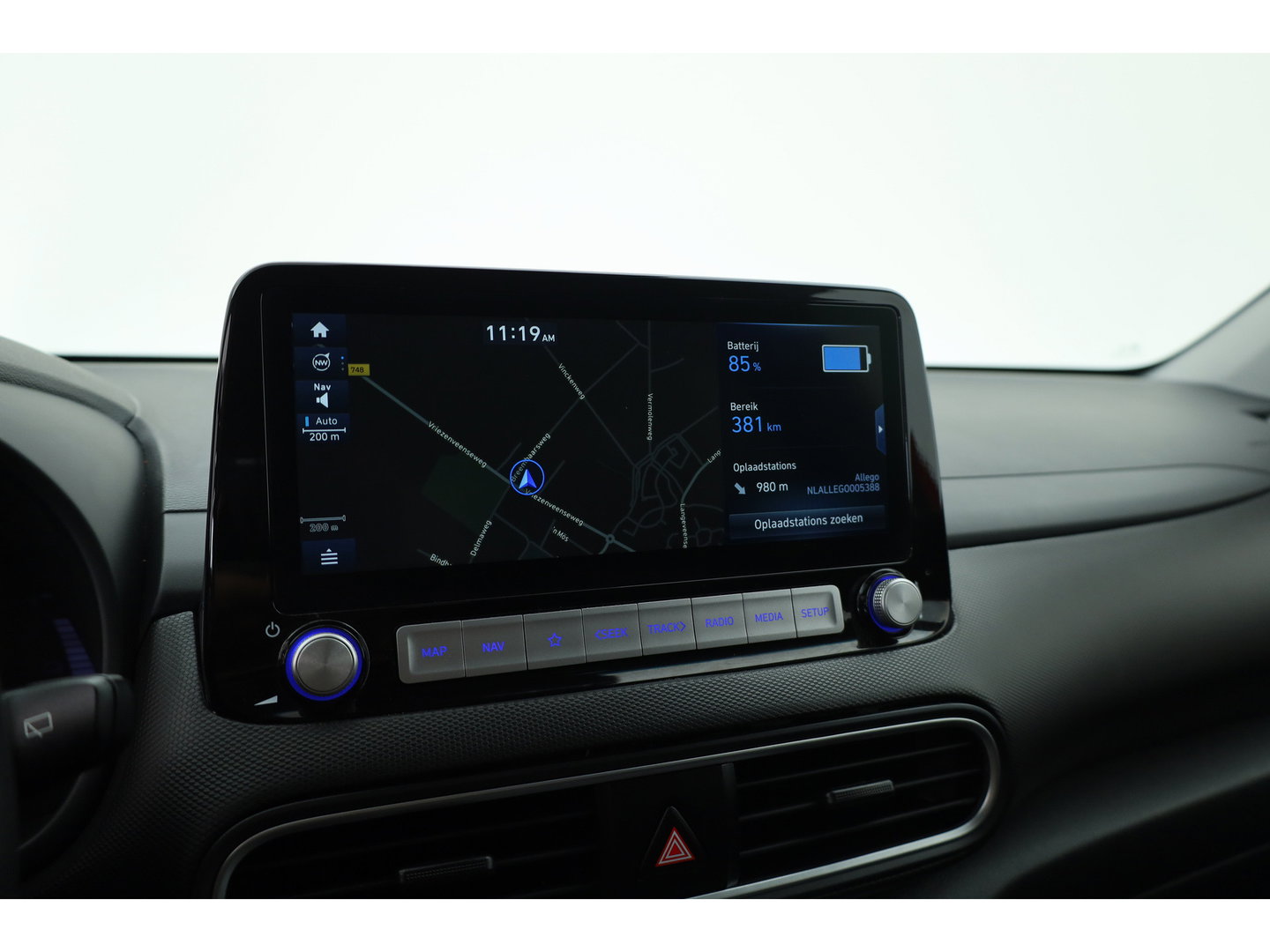 Hyundai KONA EV Premium 64 kWh | Rijklaar ! |SOH 96.6% | Warmtepomp | HUD | Krell | Adapt. Cruise | Camera | Stoel- Stuurverw. | Keyless | Leder