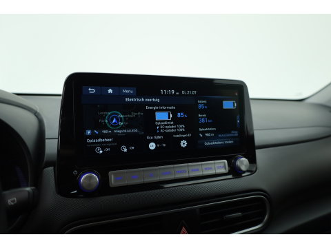 Hyundai KONA EV Premium 64 kWh | Rijklaar ! |SOH 96.6% | Warmtepomp | HUD | Krell | Adapt. Cruise | Camera | Stoel- Stuurverw. | Keyless | Leder
