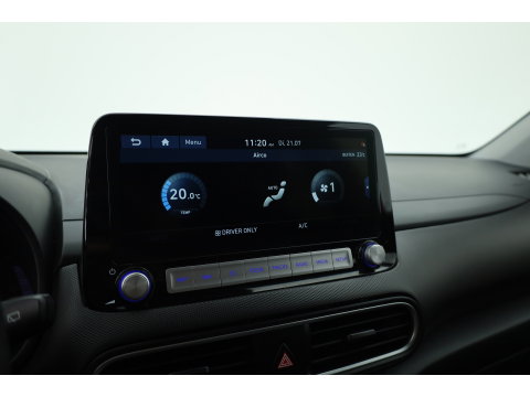 Hyundai KONA EV Premium 64 kWh | Rijklaar ! |SOH 96.6% | Warmtepomp | HUD | Krell | Adapt. Cruise | Camera | Stoel- Stuurverw. | Keyless | Leder