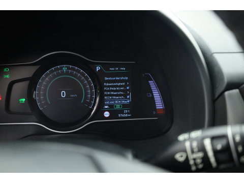 Hyundai KONA EV Premium 64 kWh | Rijklaar ! |SOH 96.6% | Warmtepomp | HUD | Krell | Adapt. Cruise | Camera | Stoel- Stuurverw. | Keyless | Leder