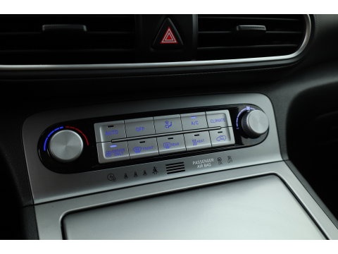 Hyundai KONA EV Premium 64 kWh | Rijklaar ! |SOH 96.6% | Warmtepomp | HUD | Krell | Adapt. Cruise | Camera | Stoel- Stuurverw. | Keyless | Leder