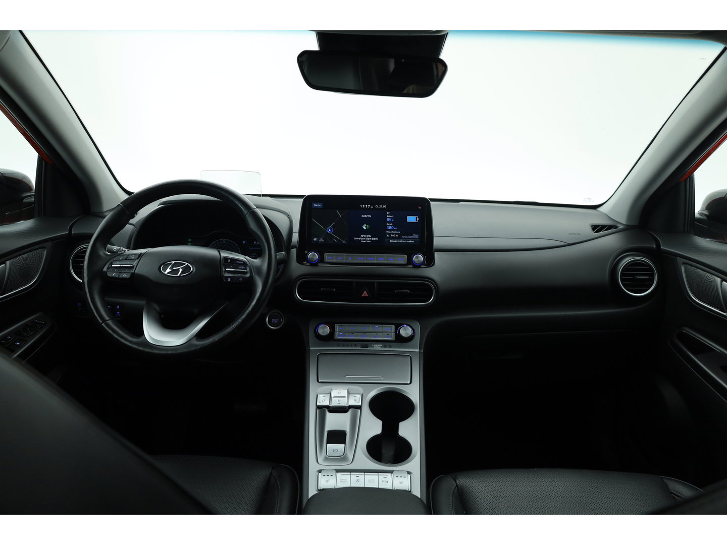 Hyundai KONA EV Premium 64 kWh | Rijklaar ! |SOH 96.6% | Warmtepomp | HUD | Krell | Adapt. Cruise | Camera | Stoel- Stuurverw. | Keyless | Leder