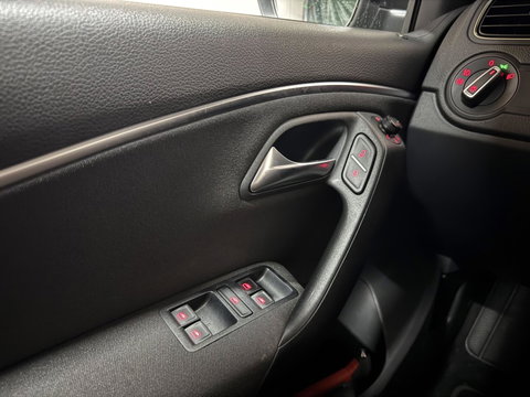 Volkswagen Polo 1.2 TSI Highline Navi Cruise Carplay PDC