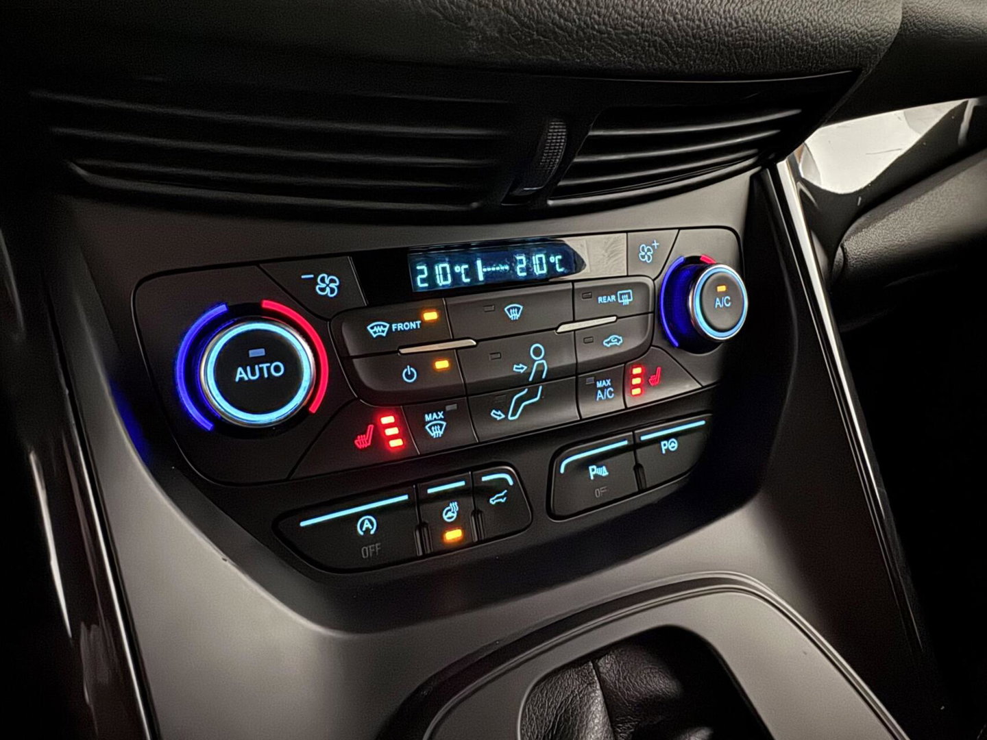 Ford Kuga 1.5 EcoBoost Titanium 4x4 Sony Carplay Camera Trekh.
