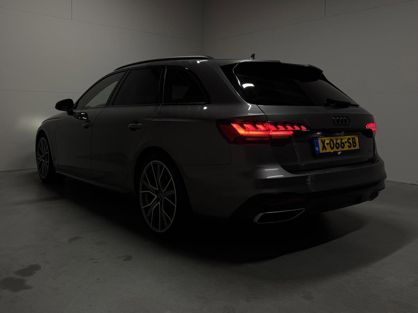 Audi A4 Avant 40 TDI S-Line Black Edition Sfeer Carplay Camera