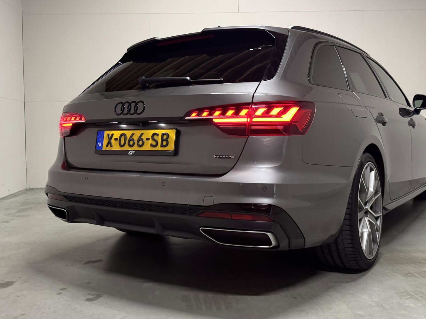 Audi A4 Avant 40 TDI S-Line Black Edition Sfeer Carplay Camera