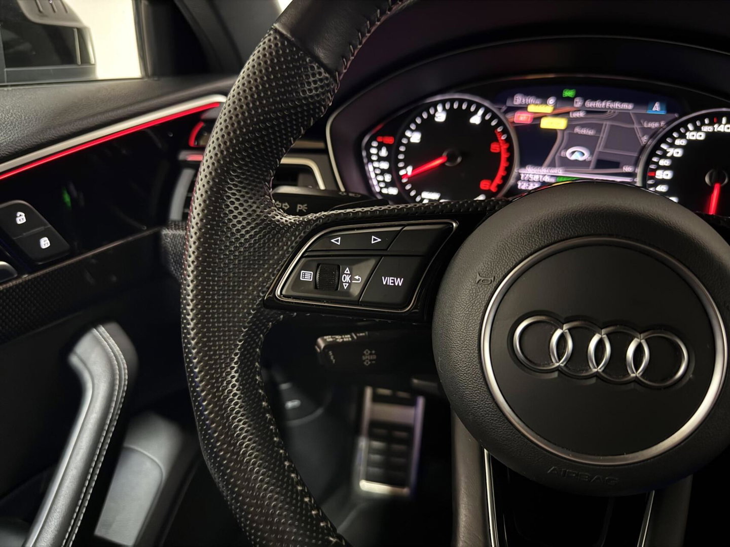 Audi A4 Avant 40 TDI S-Line Black Edition Sfeer Carplay Camera
