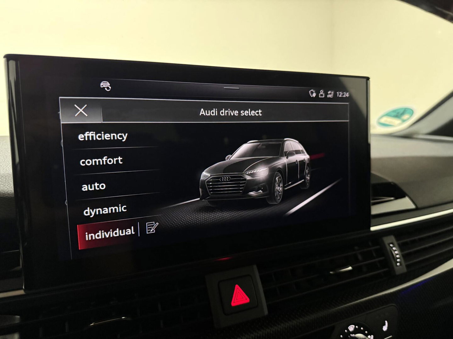 Audi A4 Avant 40 TDI S-Line Black Edition Sfeer Carplay Camera