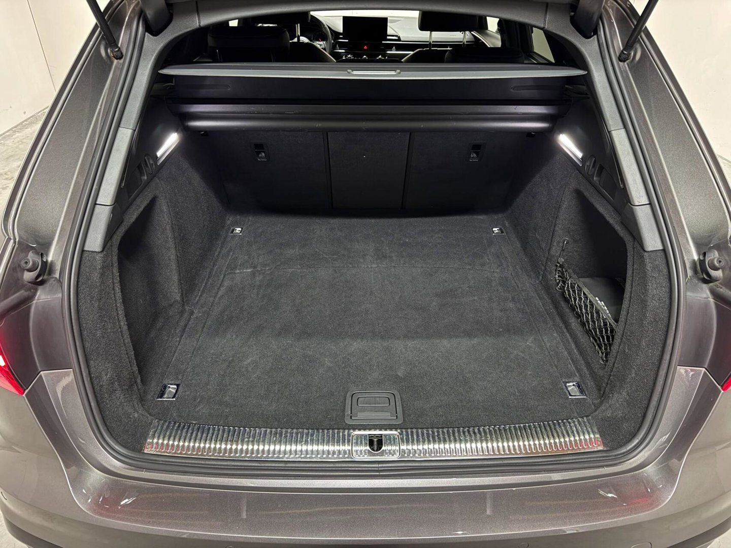Audi A4 Avant 40 TDI S-Line Black Edition Sfeer Carplay Camera