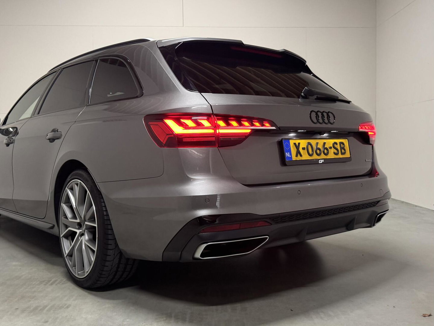 Audi A4 Avant 40 TDI S-Line Black Edition Sfeer Carplay Camera