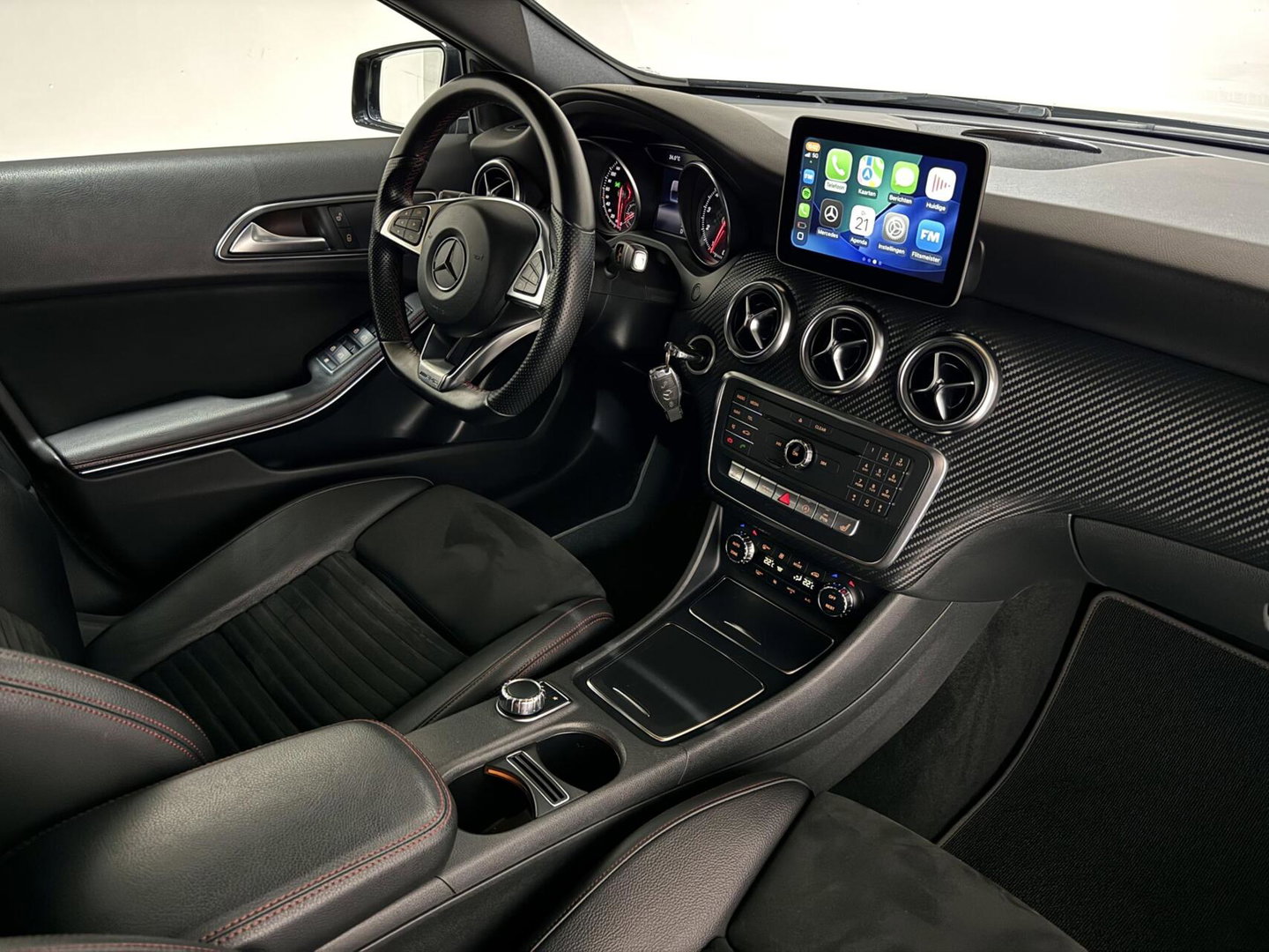 Mercedes-Benz A-Klasse 200 AMG Carplay Navi Cruise Stoelver. Clima