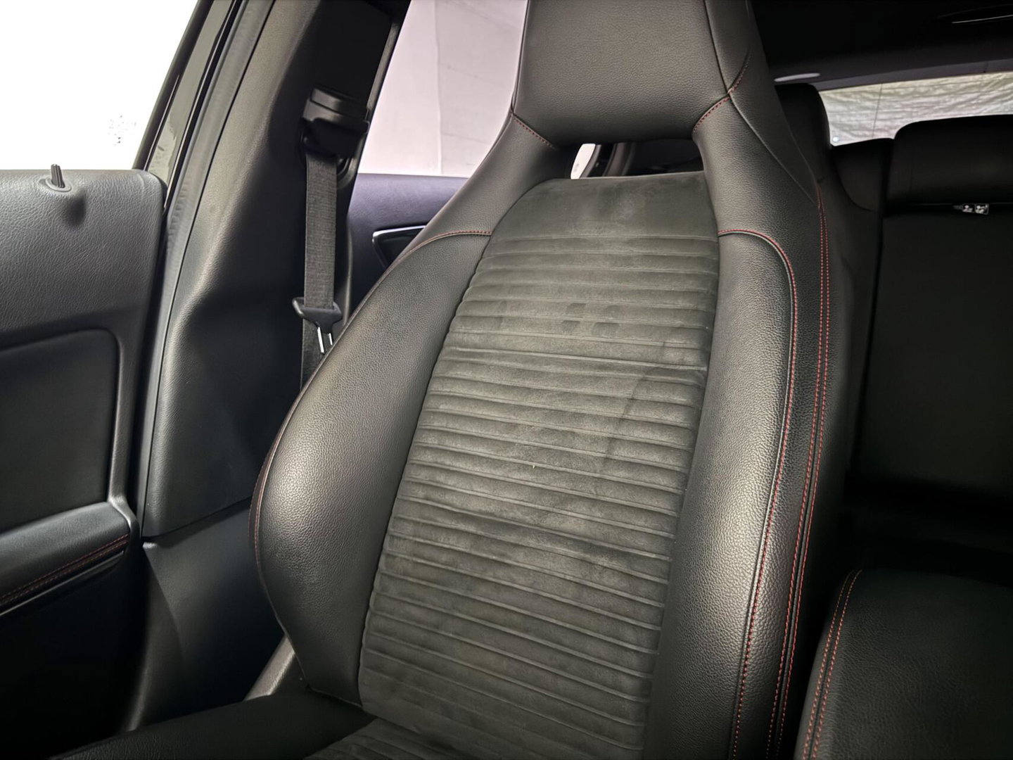 Mercedes-Benz A-Klasse 200 AMG Carplay Navi Cruise Stoelver. Clima