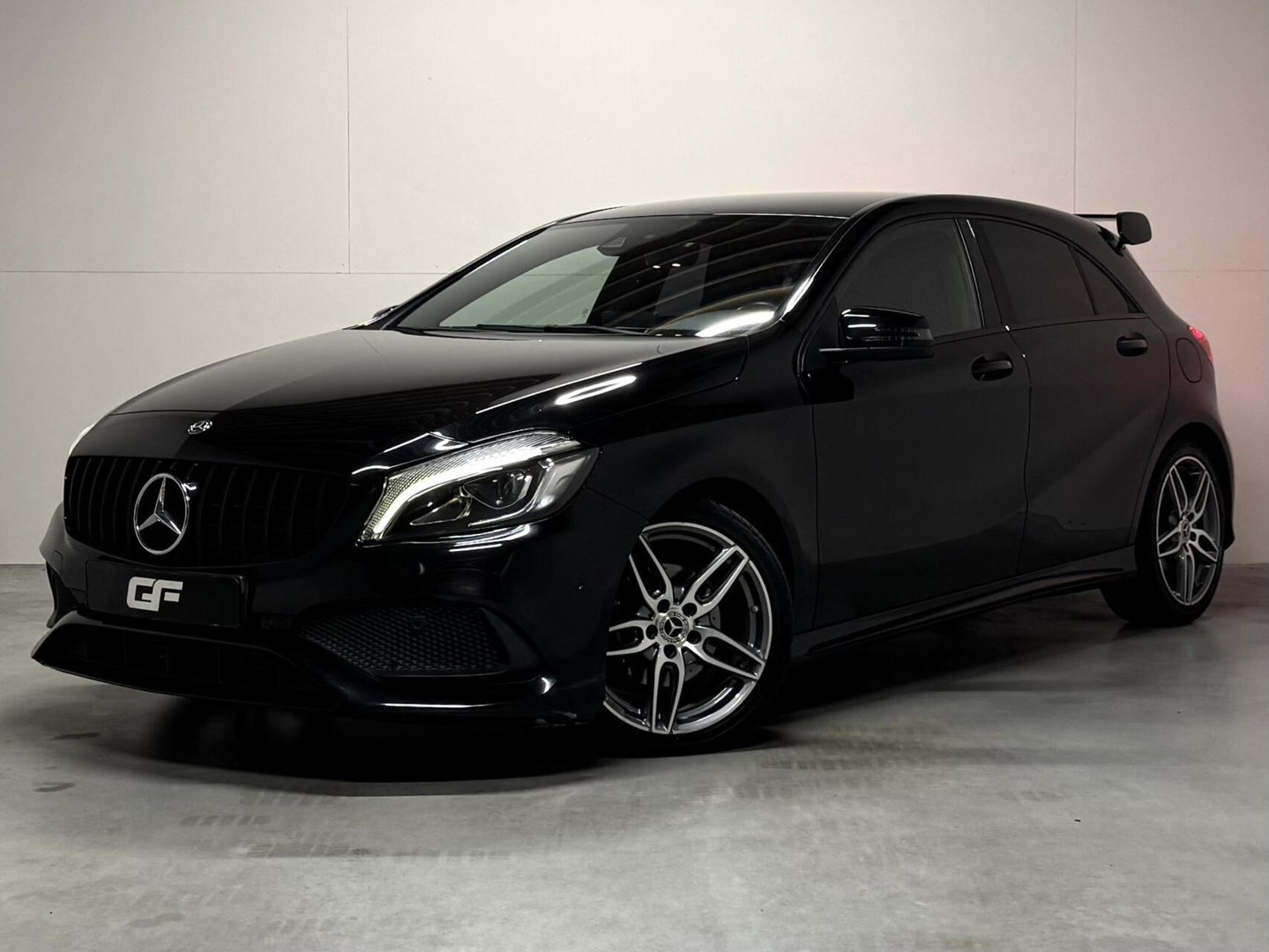 Mercedes-Benz A-Klasse 200 AMG Carplay Navi Cruise Stoelver. Clima