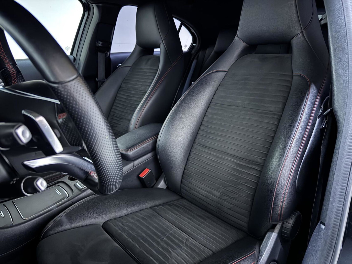 Mercedes-Benz A-Klasse 200 AMG Carplay Navi Cruise Stoelver. Clima