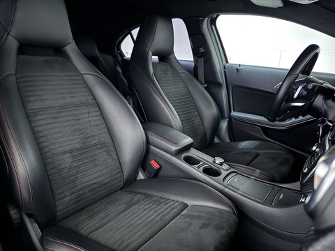 Mercedes-Benz A-Klasse 200 AMG Carplay Navi Cruise Stoelver. Clima