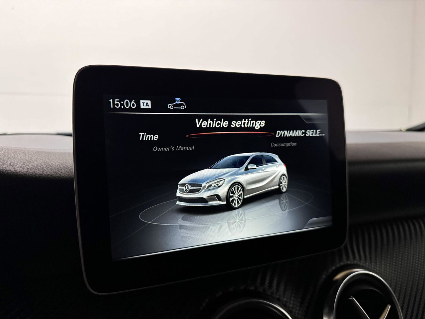 Mercedes-Benz A-Klasse 200 AMG Carplay Navi Cruise Stoelver. Clima