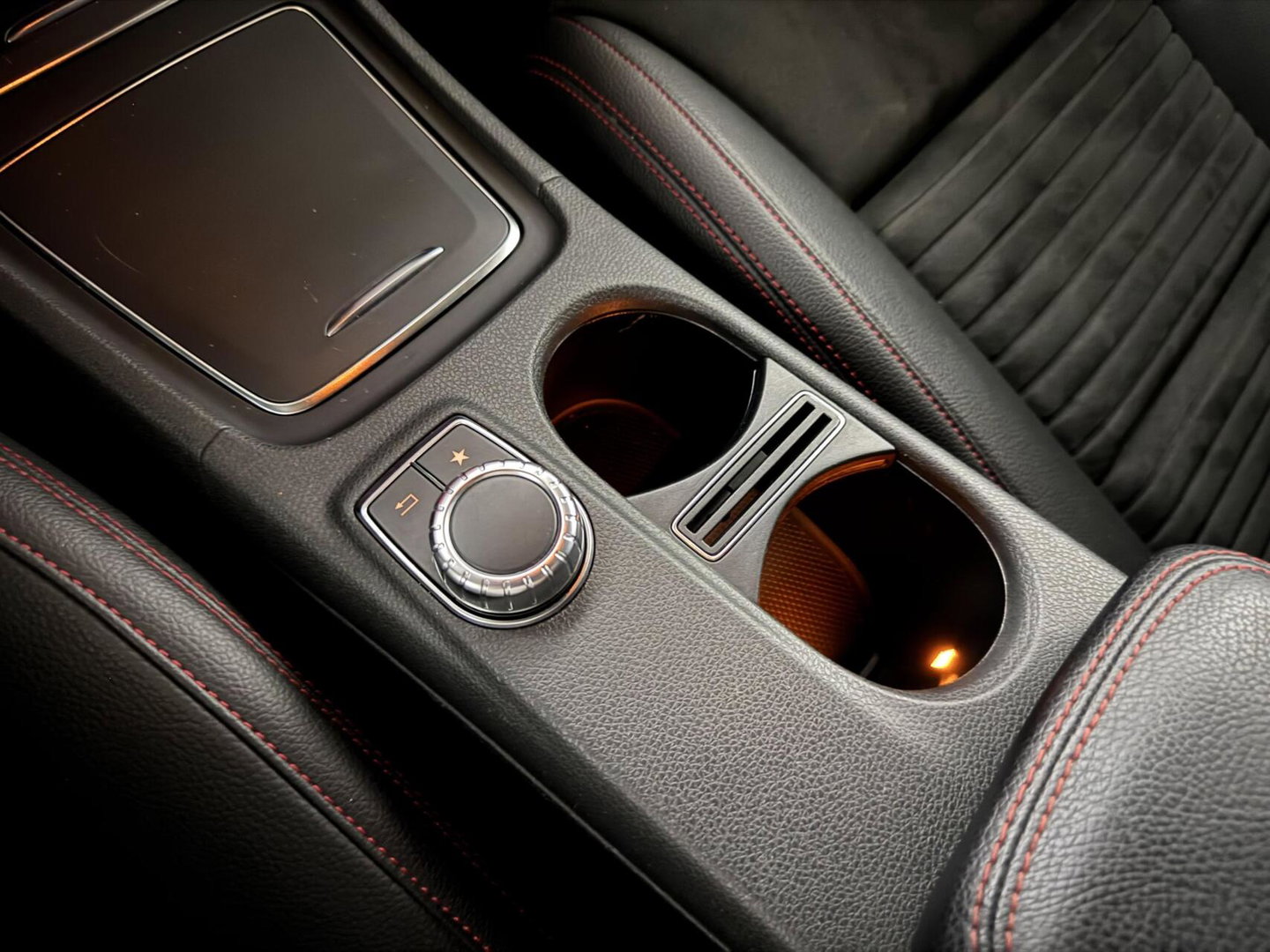 Mercedes-Benz A-Klasse 200 AMG Carplay Navi Cruise Stoelver. Clima