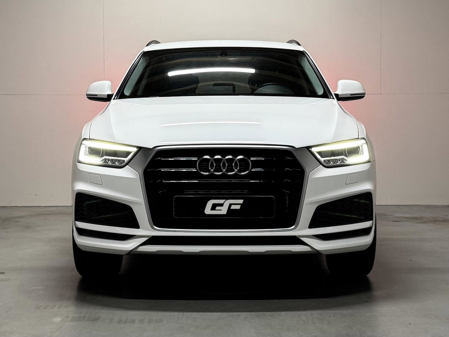 Audi Q3 1.4 TFSI CoD S-line Navi Clima Stoelver. Trekh.