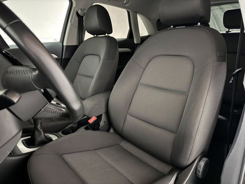Audi Q3 1.4 TFSI CoD S-line Navi Clima Stoelver. Trekh.