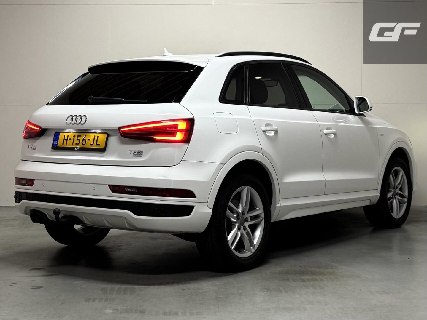 Audi Q3 1.4 TFSI CoD S-line Navi Clima Stoelver. Trekh.