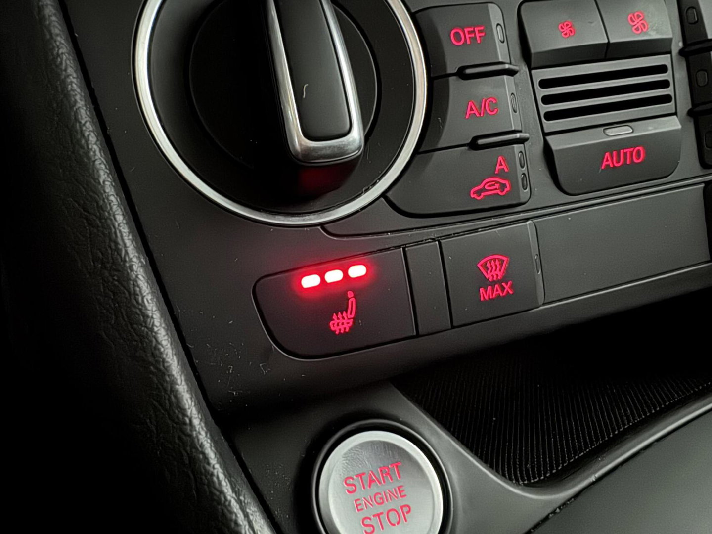 Audi Q3 1.4 TFSI CoD S-line Navi Clima Stoelver. Trekh.