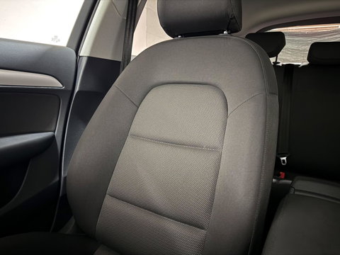 Audi Q3 1.4 TFSI CoD S-line Navi Clima Stoelver. Trekh.