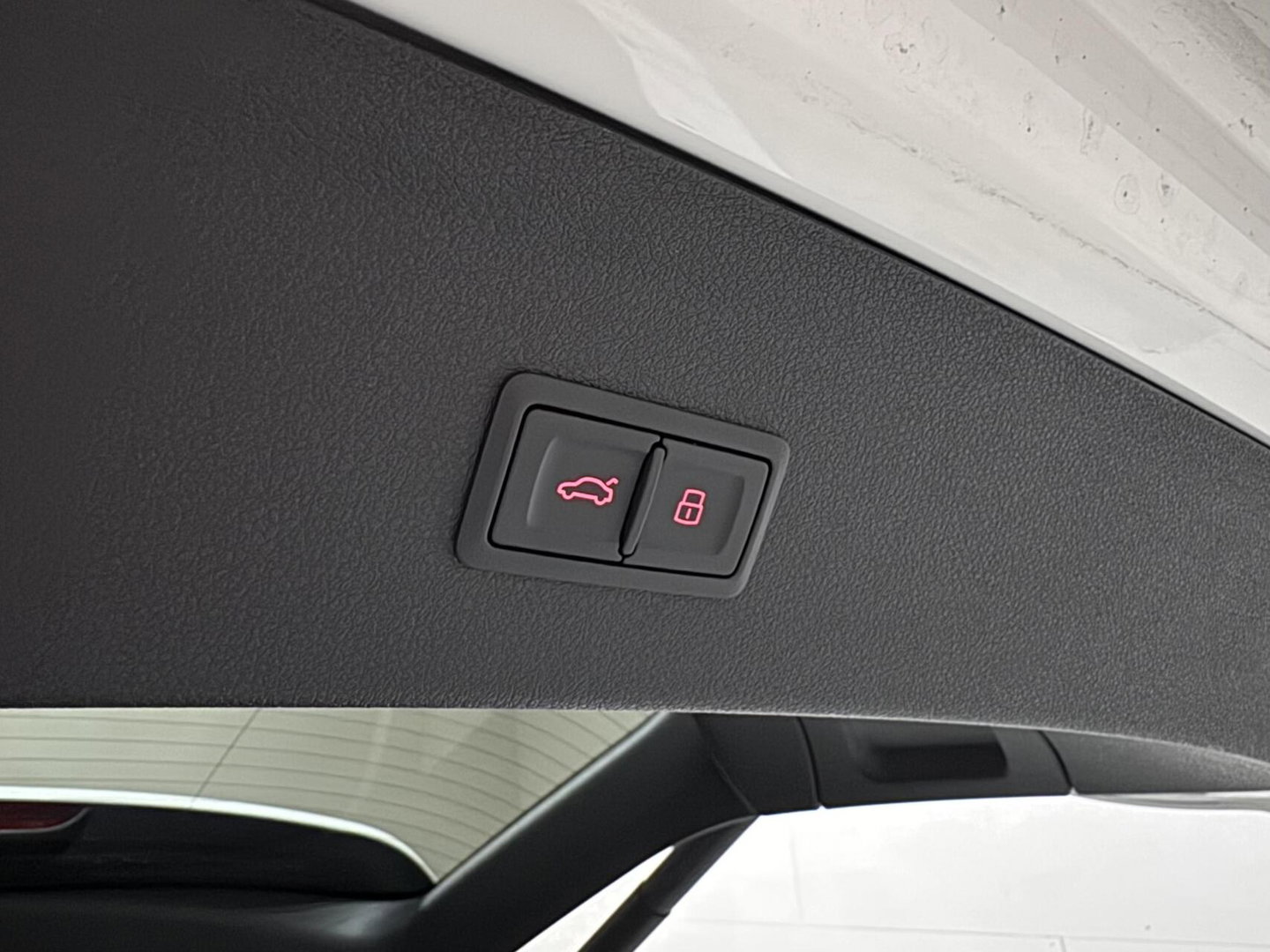Audi Q3 1.4 TFSI CoD S-line Navi Clima Stoelver. Trekh.