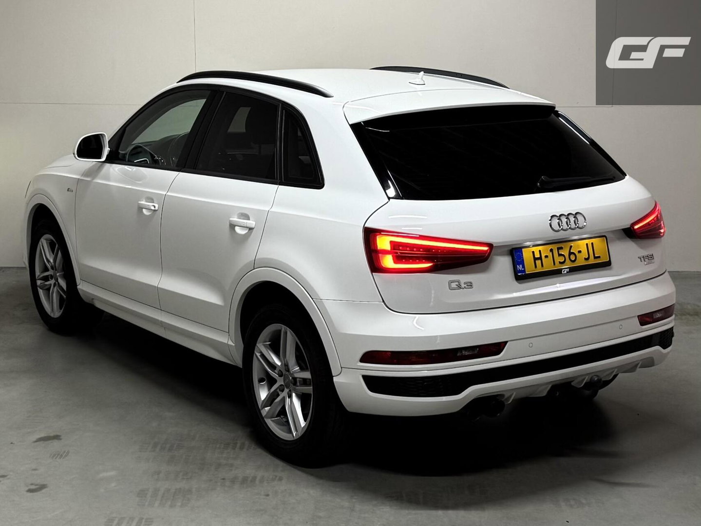Audi Q3 1.4 TFSI CoD S-line Navi Clima Stoelver. Trekh.
