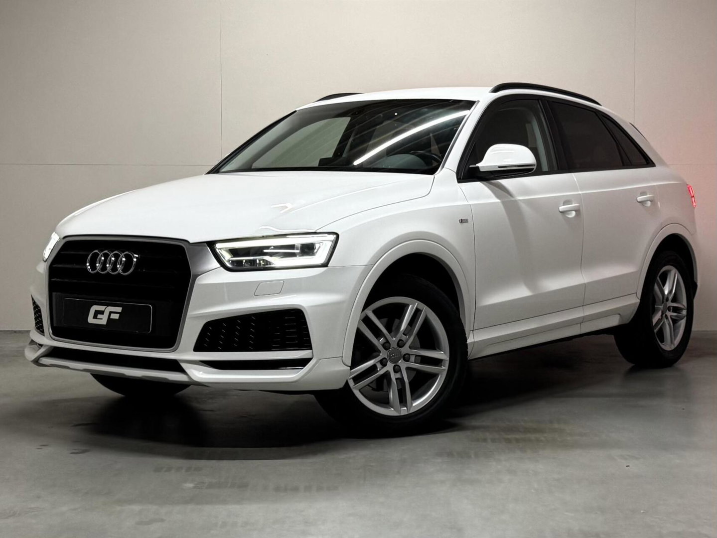 Audi Q3 1.4 TFSI CoD S-line Navi Clima Stoelver. Trekh.