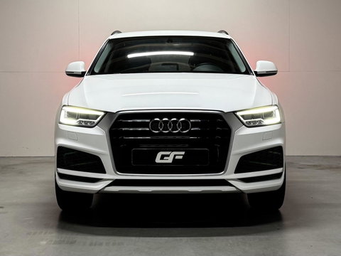 Audi Q3 1.4 TFSI CoD S-line Navi Clima Stoelver. Trekh.