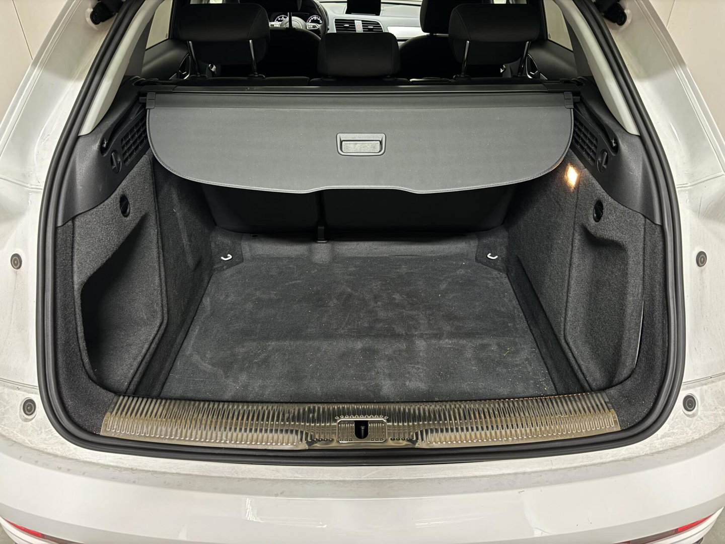Audi Q3 1.4 TFSI CoD S-line Navi Clima Stoelver. Trekh.
