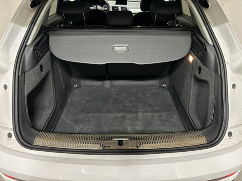 Audi Q3 1.4 TFSI CoD S-line Navi Clima Stoelver. Trekh.
