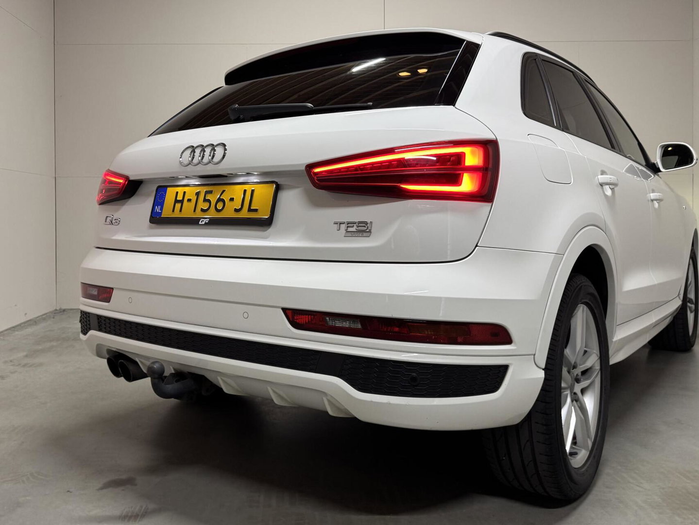 Audi Q3 1.4 TFSI CoD S-line Navi Clima Stoelver. Trekh.