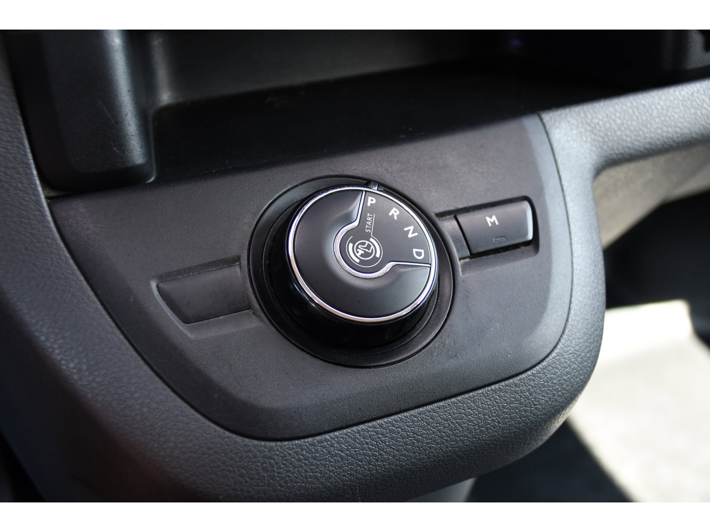 Peugeot Expert 2.0 BlueHDI 180 L3 DC PB Edition 360 Camera, Cruise, Carplay, 2 x Schuifdeur, 177pk, Automaat, Trekhaak, Multimedia, Clima, Uniek!