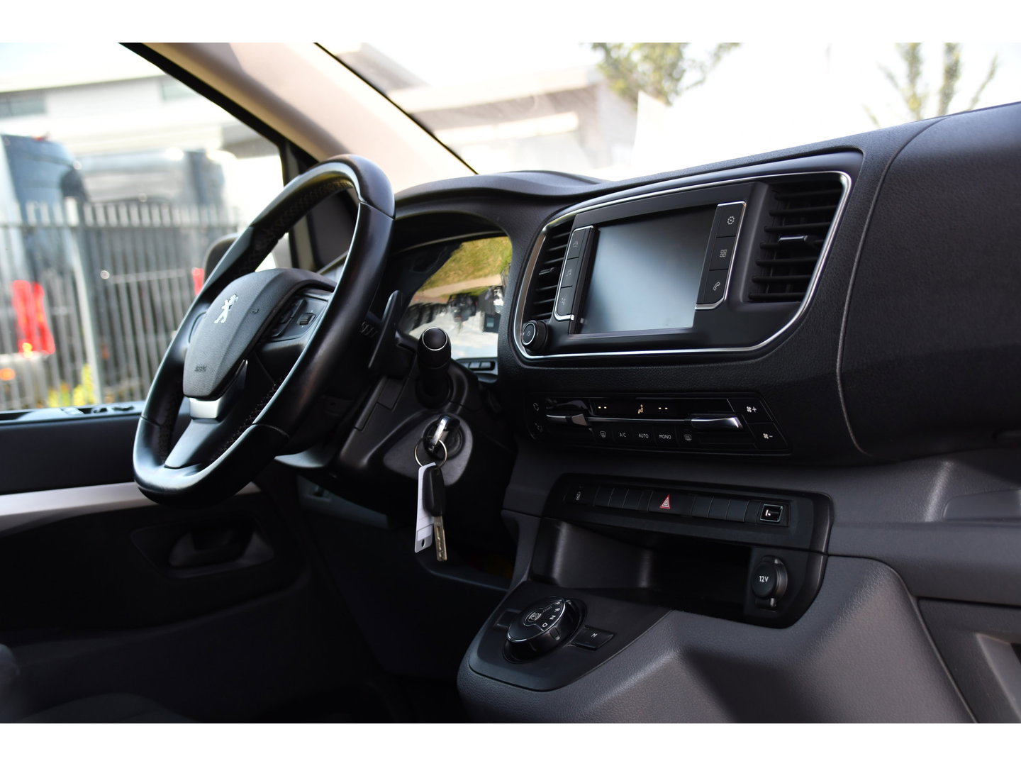Peugeot Expert 2.0 BlueHDI 180 L3 DC PB Edition 360 Camera, Cruise, Carplay, 2 x Schuifdeur, 177pk, Automaat, Trekhaak, Multimedia, Clima, Uniek!