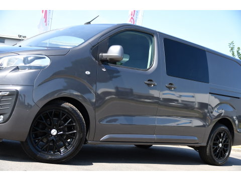 Peugeot Expert 2.0 BlueHDI 180 L3 DC PB Edition 360 Camera, Cruise, Carplay, 2 x Schuifdeur, 177pk, Automaat, Trekhaak, Multimedia, Clima, Uniek!