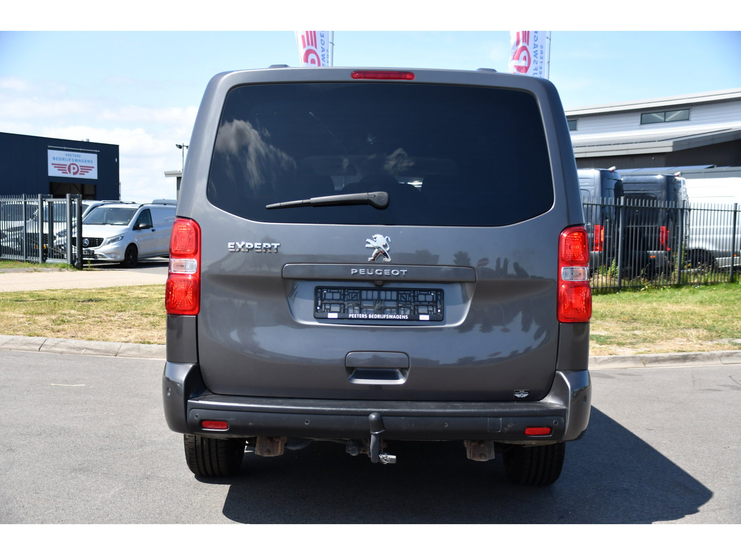 Peugeot Expert 2.0 BlueHDI 180 L3 DC PB Edition 360 Camera, Cruise, Carplay, 2 x Schuifdeur, 177pk, Automaat, Trekhaak, Multimedia, Clima, Uniek!