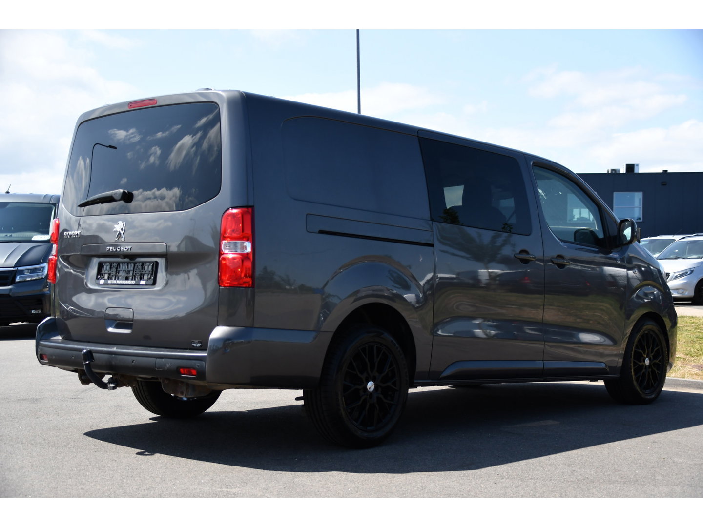 Peugeot Expert 2.0 BlueHDI 180 L3 DC PB Edition 360 Camera, Cruise, Carplay, 2 x Schuifdeur, 177pk, Automaat, Trekhaak, Multimedia, Clima, Uniek!