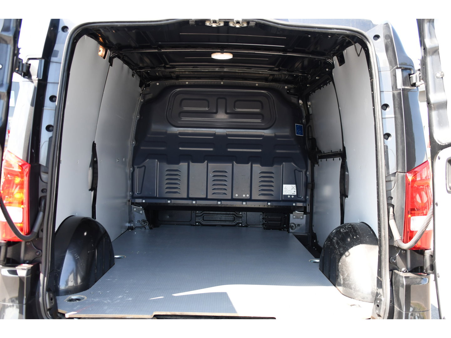 Mercedes-Benz Vito 116 CDI PB Edition Camera, Cruise, Caprlay, LED, 164pk, Automaat, Multimedia, Clima, Uniek!