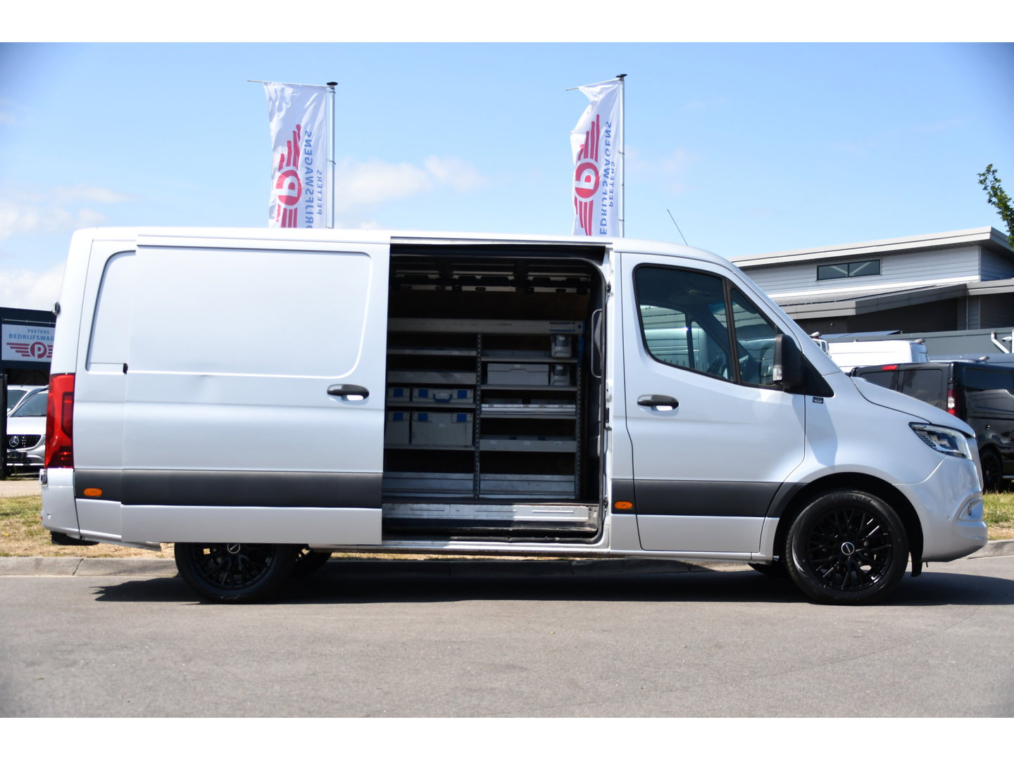 Mercedes-Benz Sprinter 319 V6 3.0 CDI L2H1 PB Edition 360 Camera, Adaptieve Cruise, Carplay, 3500kg Trekhaak, LED, 10,5'' Mbux, Sensoren, Leder, Stoelverwarming, Uniek!