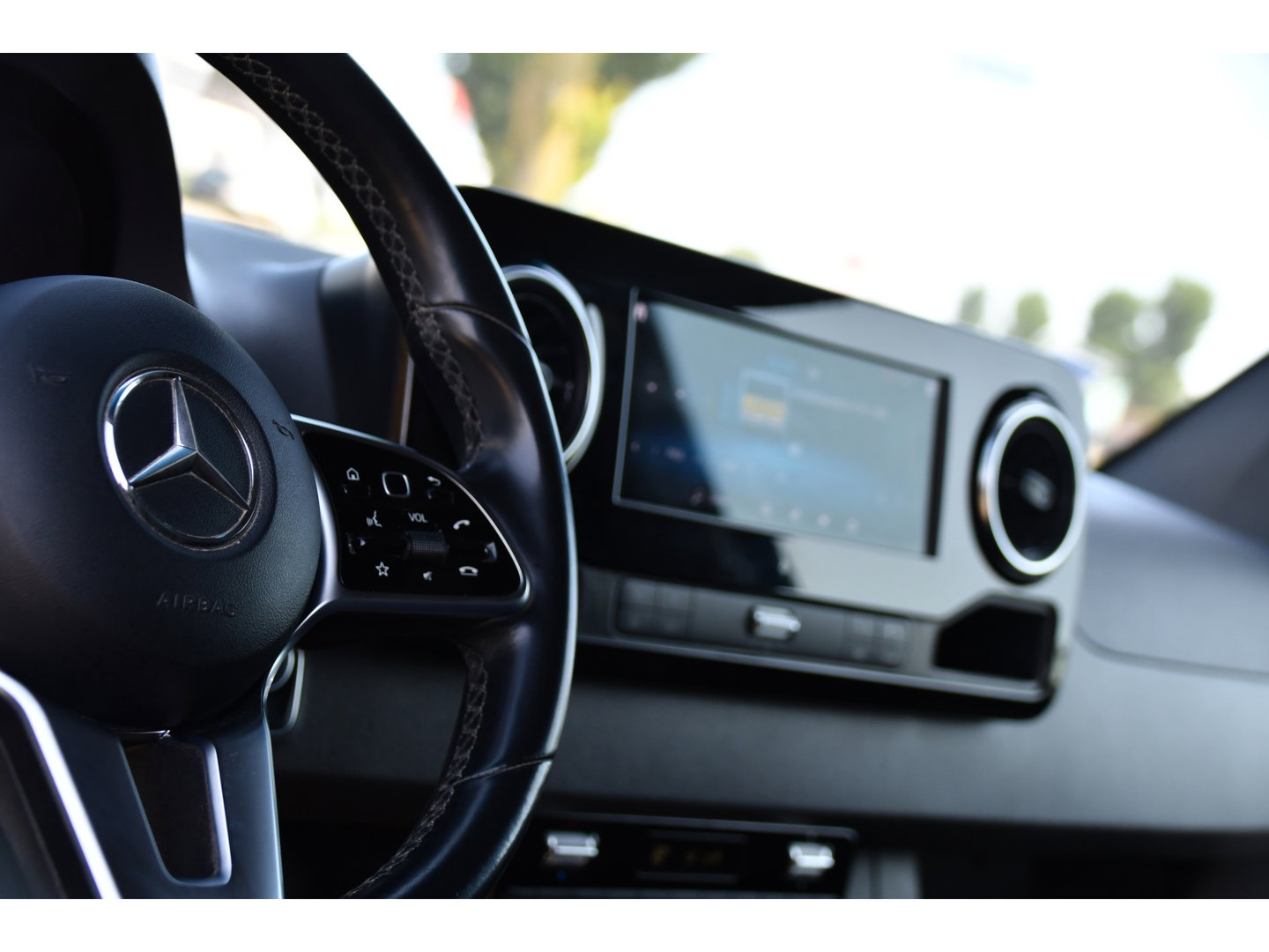 Mercedes-Benz Sprinter 319 V6 3.0 CDI L2H1 PB Edition 360 Camera, Adaptieve Cruise, Carplay, 3500kg Trekhaak, LED, 10,5'' Mbux, Sensoren, Leder, Stoelverwarming, Uniek!