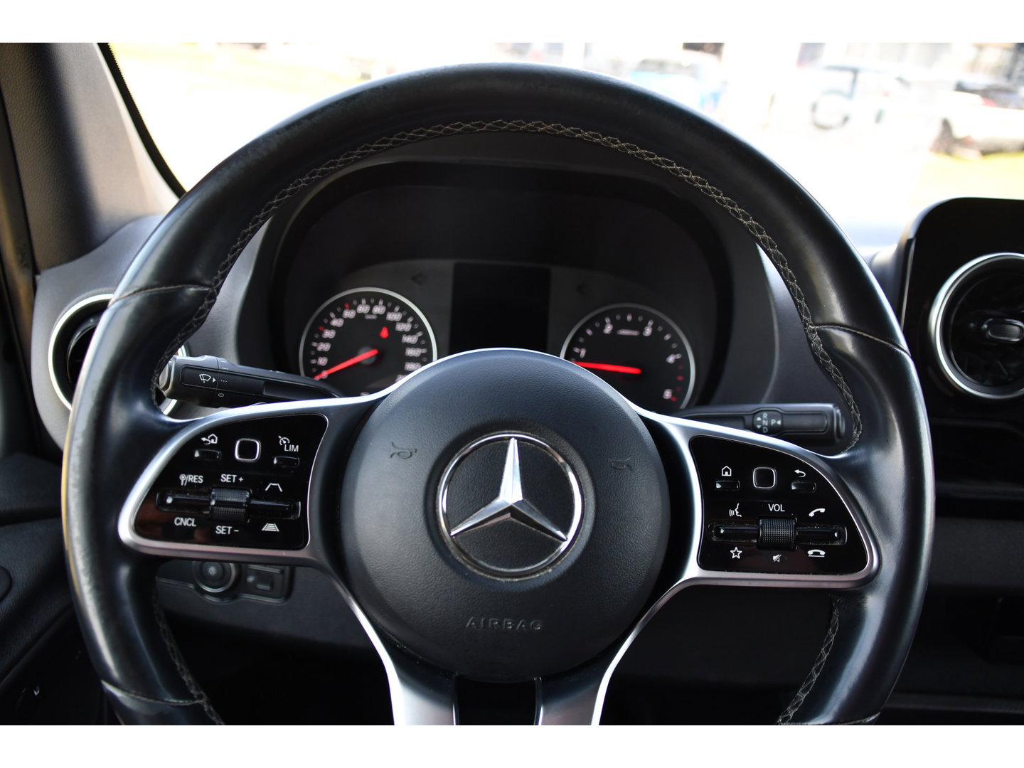 Mercedes-Benz Sprinter 319 V6 3.0 CDI L2H1 PB Edition 360 Camera, Adaptieve Cruise, Carplay, 3500kg Trekhaak, LED, 10,5'' Mbux, Sensoren, Leder, Stoelverwarming, Uniek!