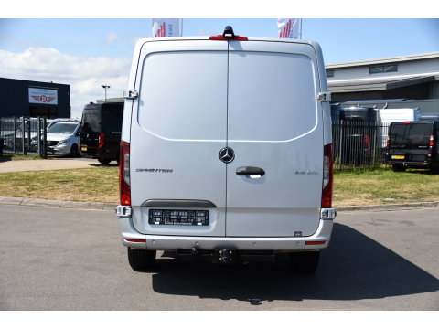 Mercedes-Benz Sprinter 319 V6 3.0 CDI L2H1 PB Edition 360 Camera, Adaptieve Cruise, Carplay, 3500kg Trekhaak, LED, 10,5'' Mbux, Sensoren, Leder, Stoelverwarming, Uniek!