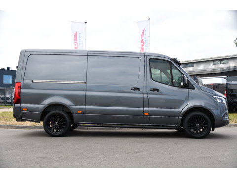 Mercedes-Benz Sprinter 316 2.2 CDI L2H1 PB Edition Camera, Cruise, Carplay, LED, 3500kg Trekhaak, 10,5'' Mbux, Stoelverwarming, Sensoren, Uniek!