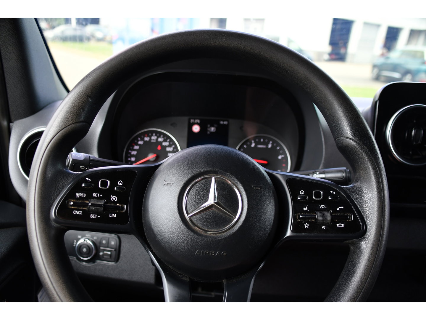 Mercedes-Benz Sprinter 316 2.2 CDI L2H1 PB Edition Camera, Cruise, Carplay, LED, 3500kg Trekhaak, 10,5'' Mbux, Stoelverwarming, Sensoren, Uniek!