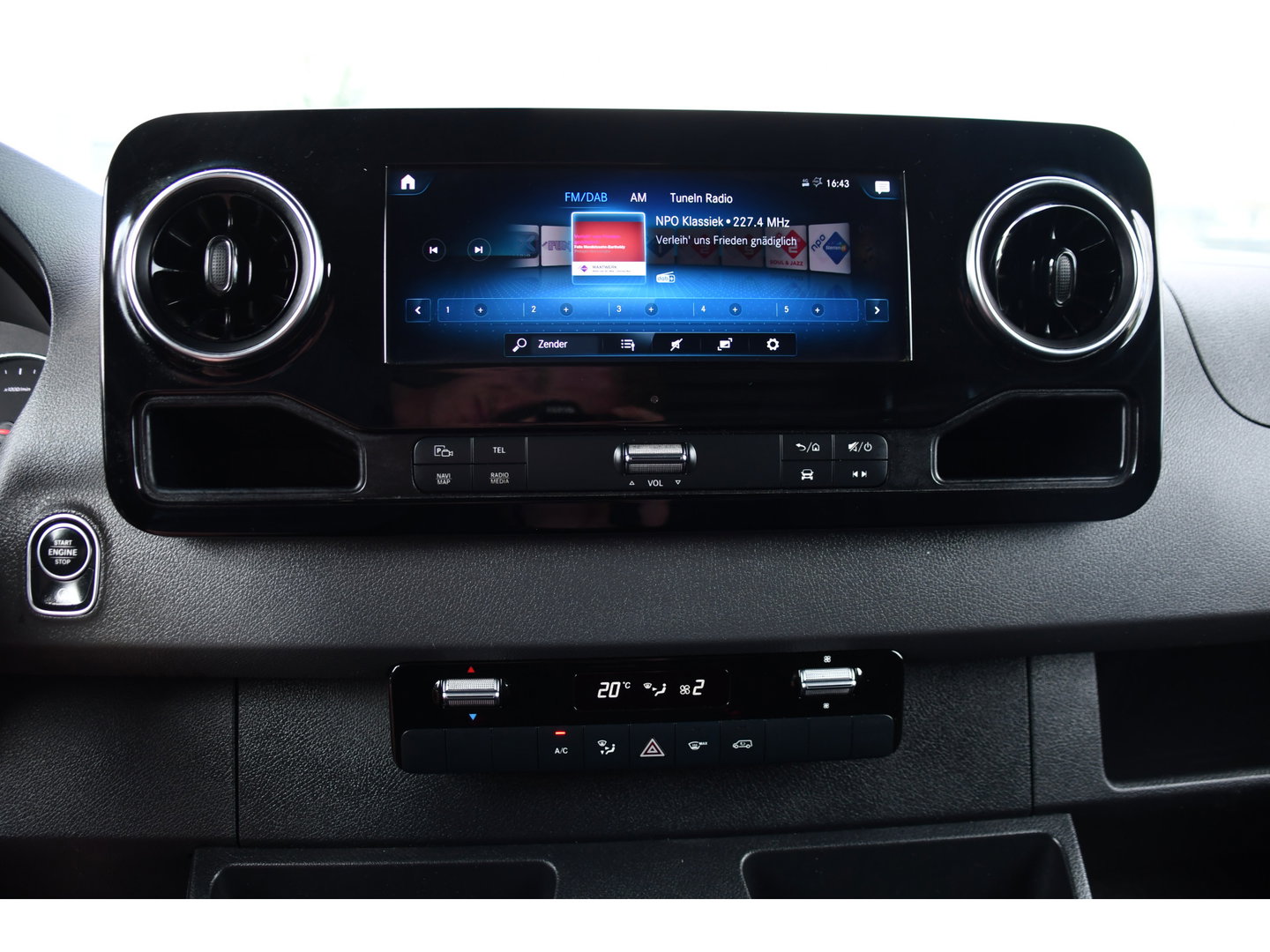 Mercedes-Benz Sprinter 316 2.2 CDI L2H1 PB Edition Camera, Cruise, Carplay, LED, 3500kg Trekhaak, 10,5'' Mbux, Stoelverwarming, Sensoren, Uniek!