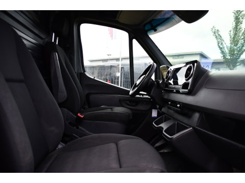 Mercedes-Benz Sprinter 316 2.2 CDI L2H1 PB Edition Camera, Cruise, Carplay, LED, 3500kg Trekhaak, 10,5'' Mbux, Stoelverwarming, Sensoren, Uniek!