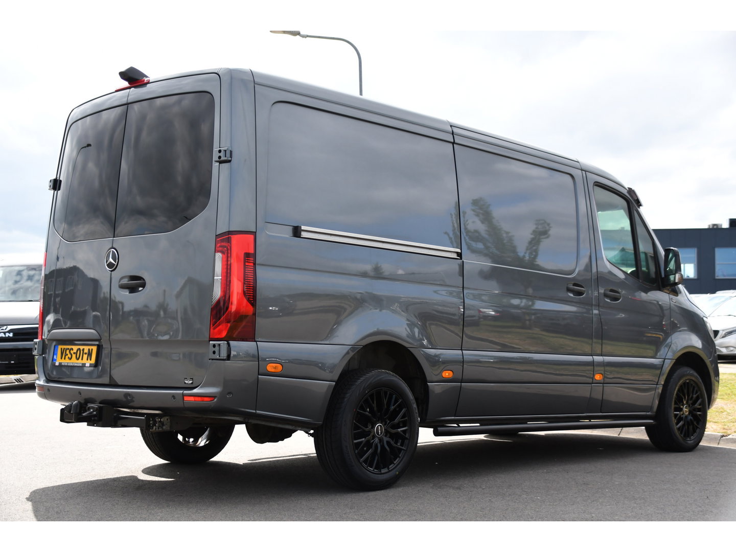 Mercedes-Benz Sprinter 316 2.2 CDI L2H1 PB Edition Camera, Cruise, Carplay, LED, 3500kg Trekhaak, 10,5'' Mbux, Stoelverwarming, Sensoren, Uniek!