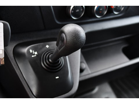 Renault Master T35 2.3 dCi 150 L3H2 Edition Glasresteel! Camera, Cruise, LED, Automaat, 150pk, multimedia, Leder, Trekhaak, Sensoren, Uniek! Glaswagen, Imperiaal, Glas resteel, Glas, Bouw